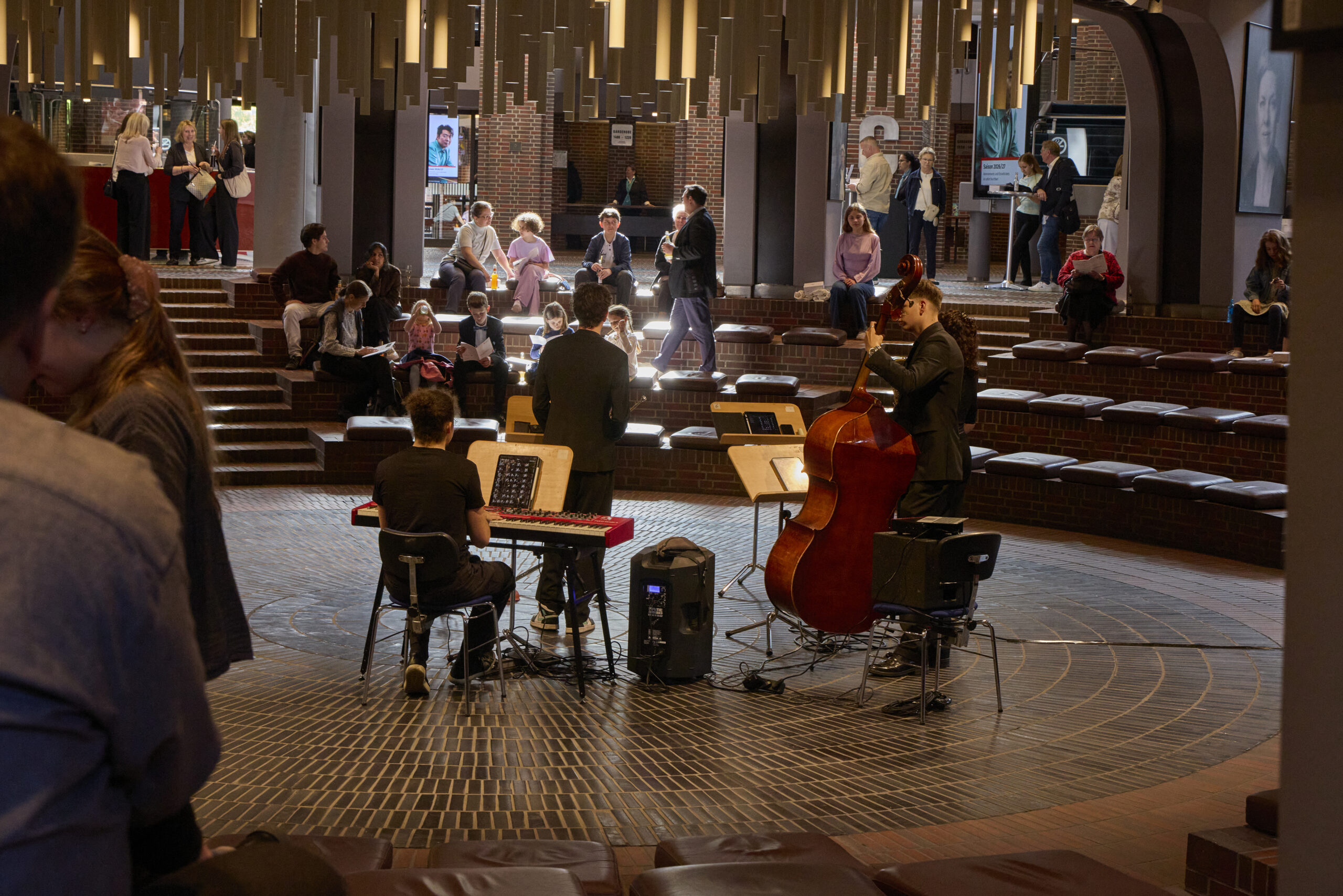 Die Tonhalle ist ein ganz besonderer Ort, weil musikalische Begegnungen auch außerhalb der "richtigen" Bühne stattfinden können